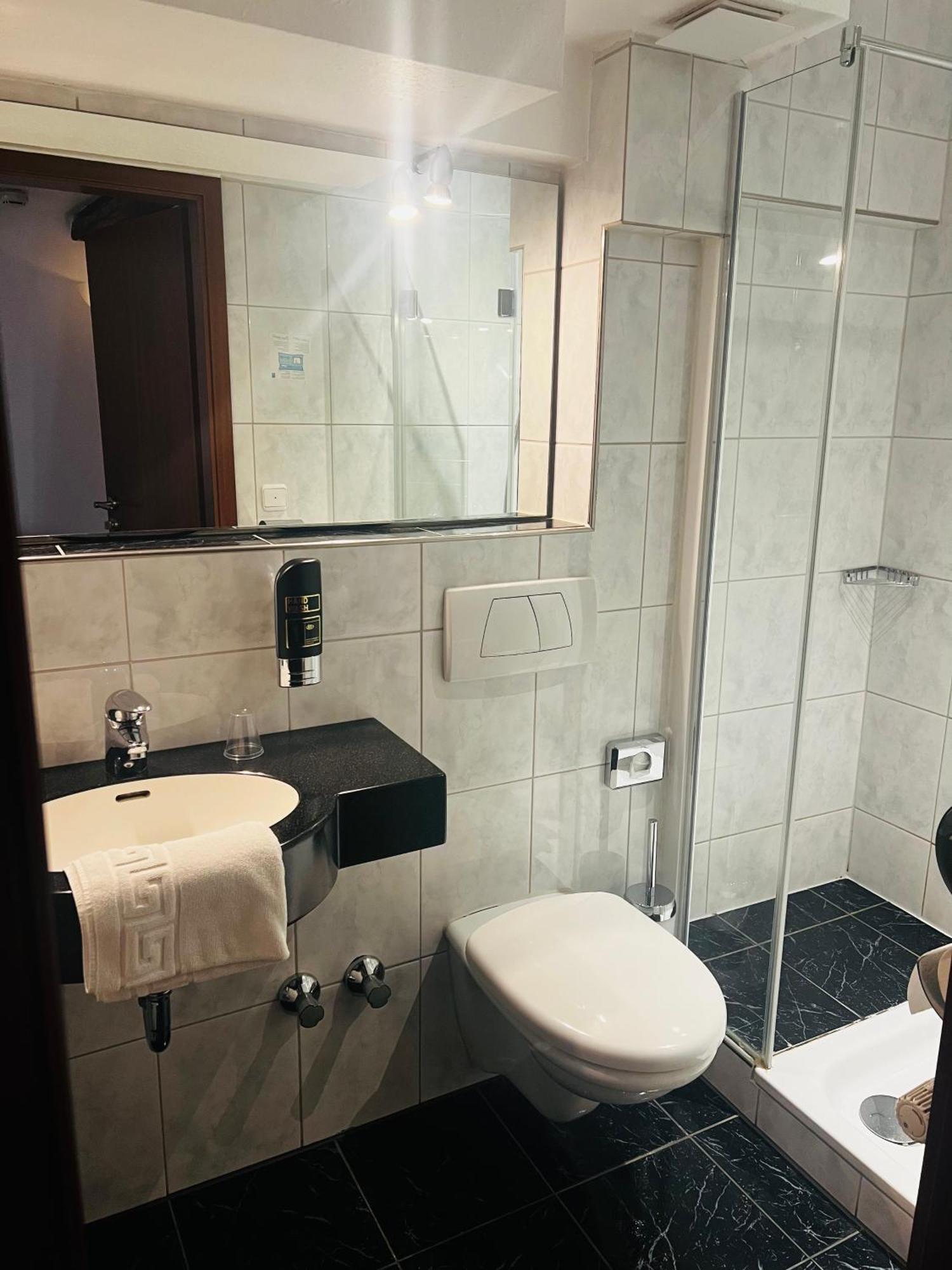 Hotel Am Malerwinkel Вертгайм Екстер'єр фото